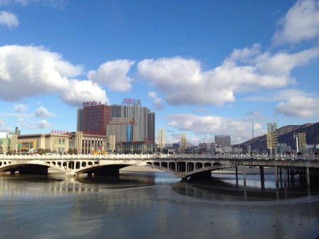 张家口,热烈欢迎各位来宾与朋友们